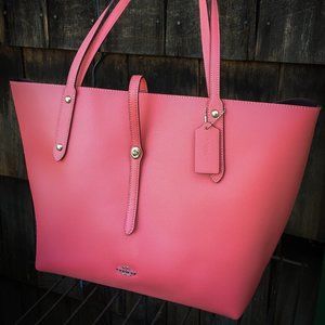 COACH Market Tote shoulder bag - coral pebbled leather, brown fabric interior